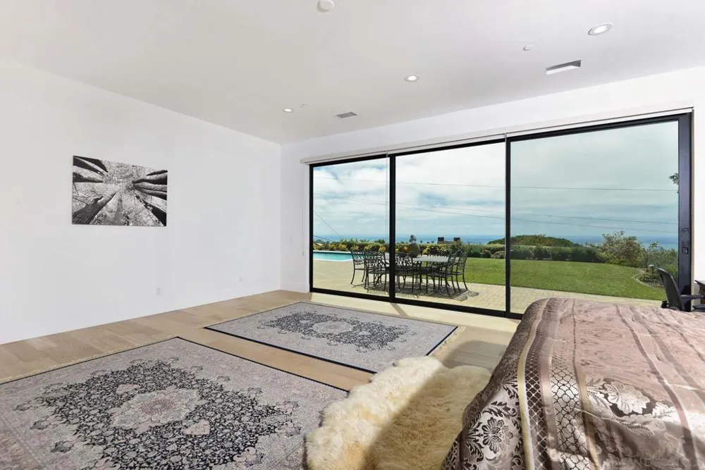1168 Muirlands Vista Way La Jolla, CA 92109