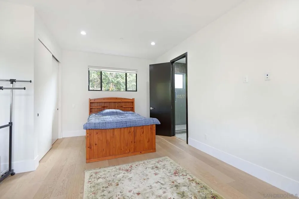 1168 Muirlands Vista Way La Jolla, CA 92109