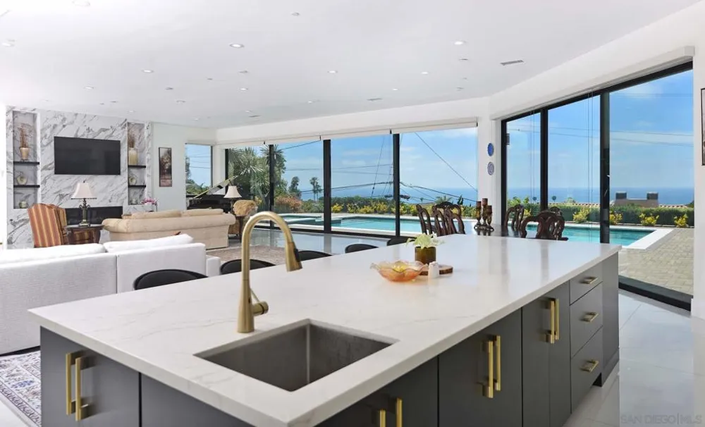 1168 Muirlands Vista Way La Jolla, CA 92109
