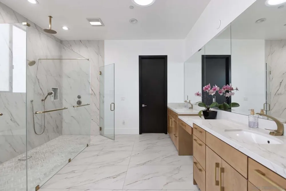 1168 Muirlands Vista Way La Jolla, CA 92109