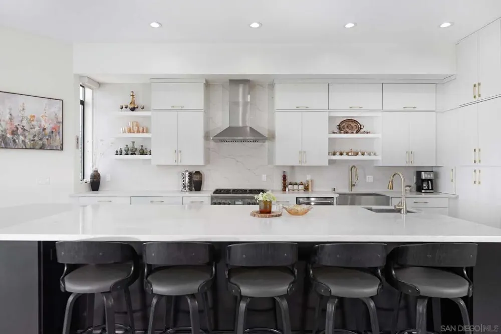 1168 Muirlands Vista Way La Jolla, CA 92109