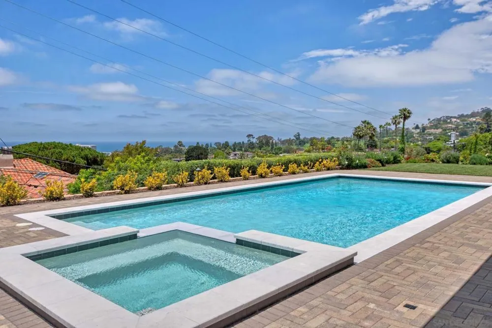 1168 Muirlands Vista Way La Jolla, CA 92109