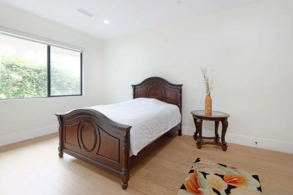1168 Muirlands Vista Way La Jolla, CA 92109