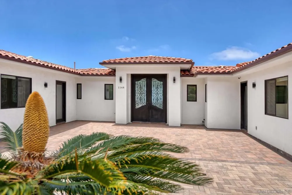 1168 Muirlands Vista Way La Jolla, CA 92109