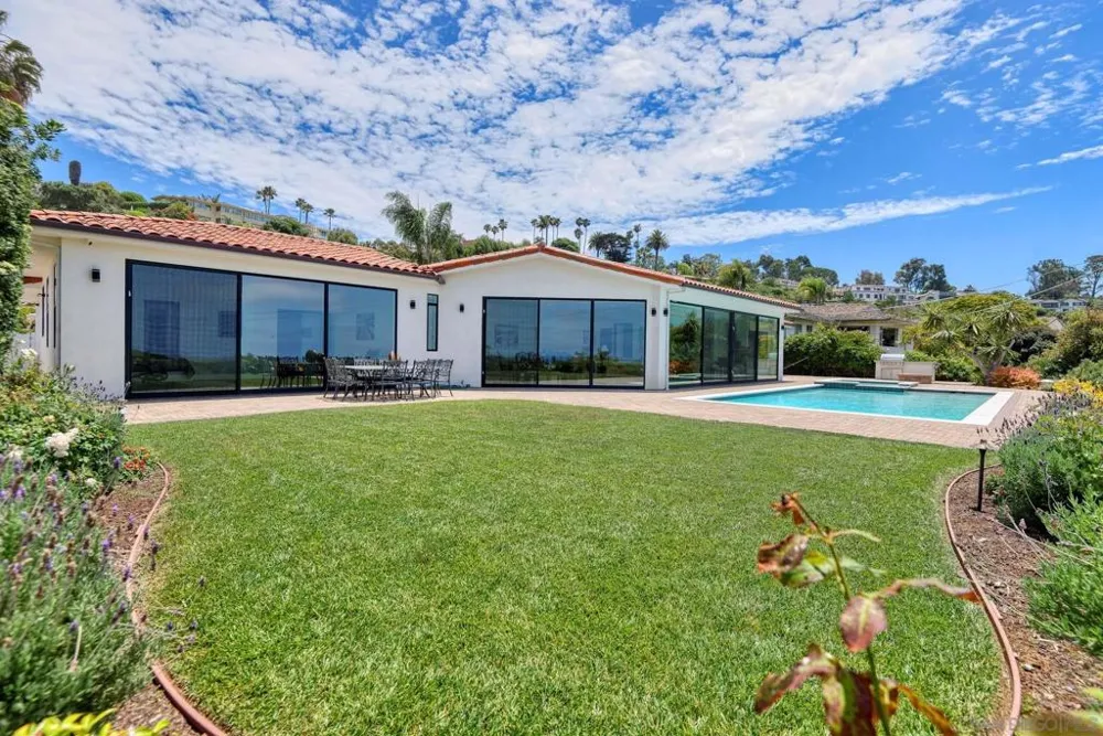 1168 Muirlands Vista Way La Jolla, CA 92109