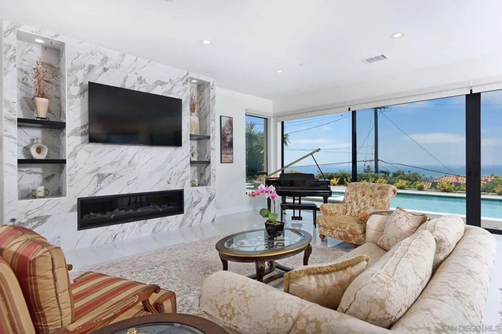1168 Muirlands Vista Way La Jolla, CA 92109