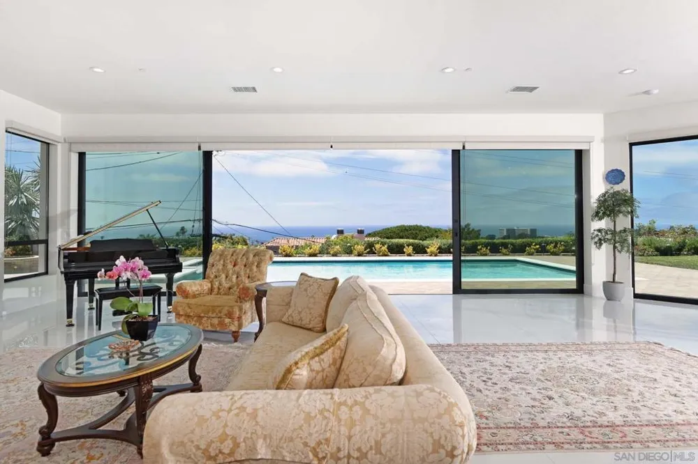 1168 Muirlands Vista Way La Jolla, CA 92109