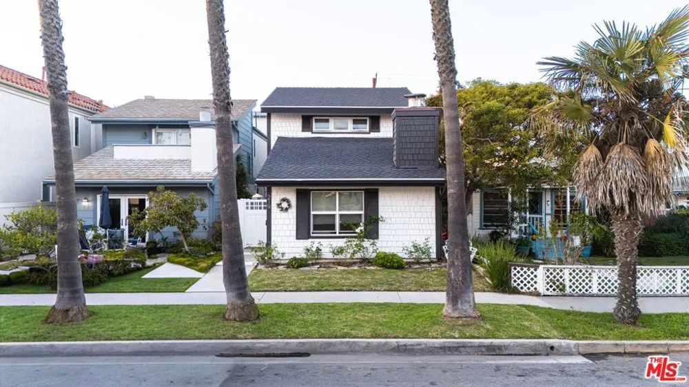 219 13th Street Huntington Beach, CA 92648