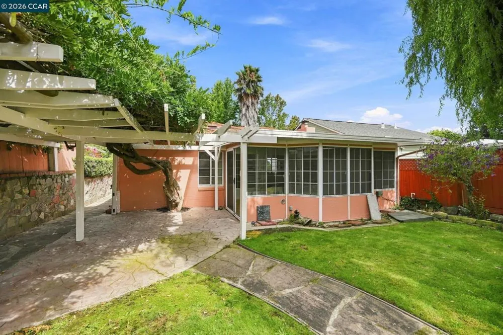 1169 Roxanne Ave Hayward, CA 94542