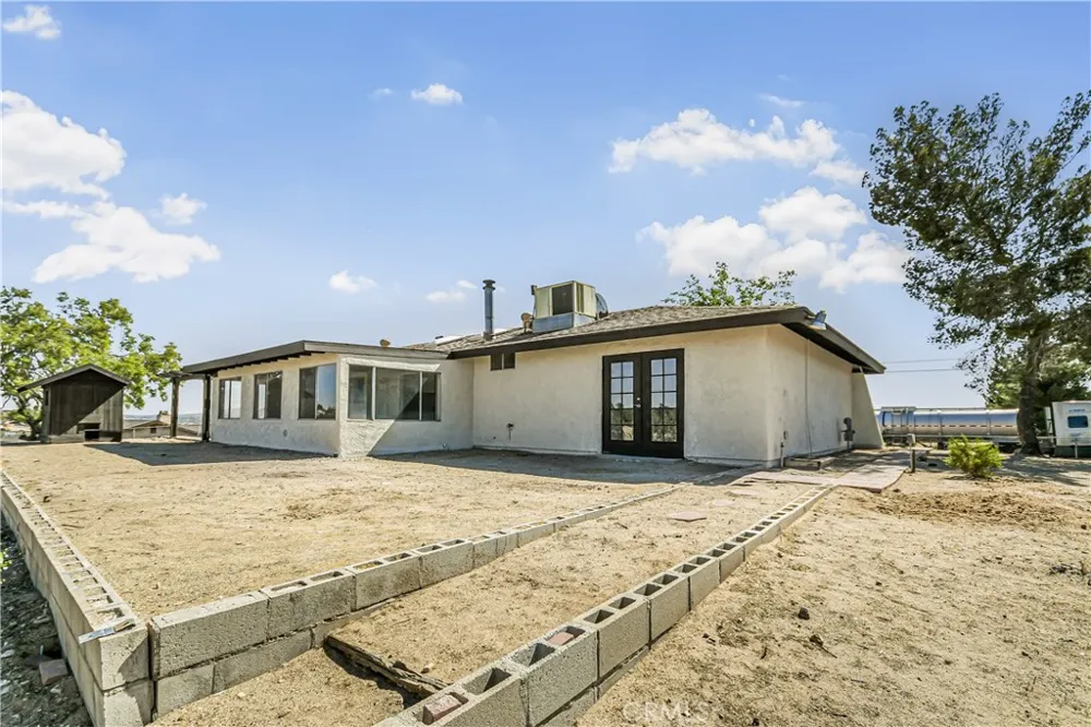 11694 Pepper Street Hesperia, CA 92345