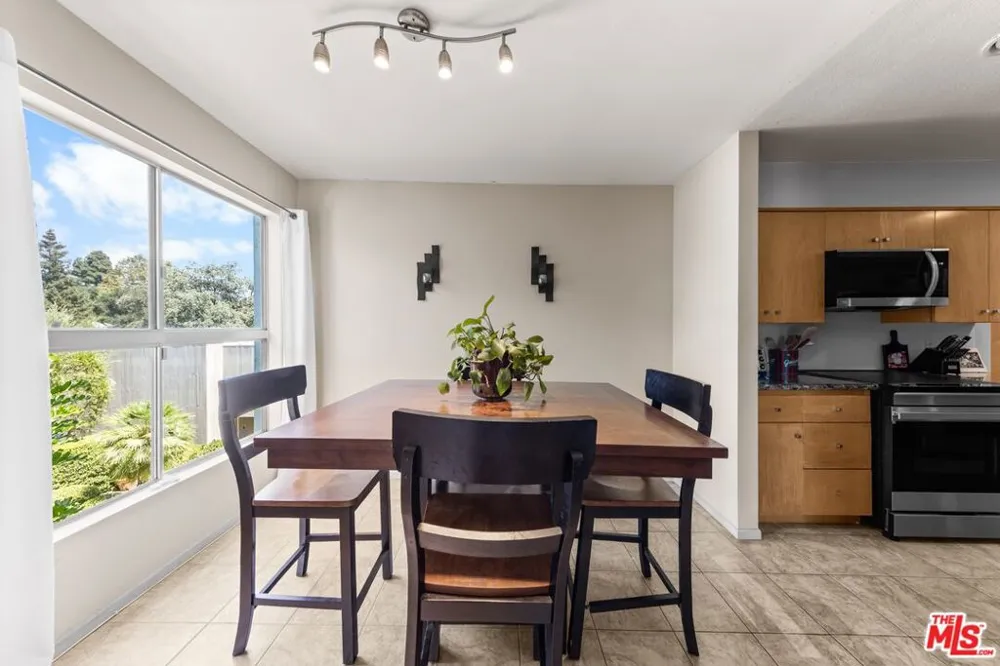 190 Arroyo Terrace #305 Pasadena, CA 91103