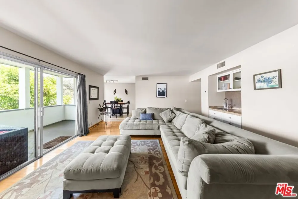 190 Arroyo Terrace #305 Pasadena, CA 91103