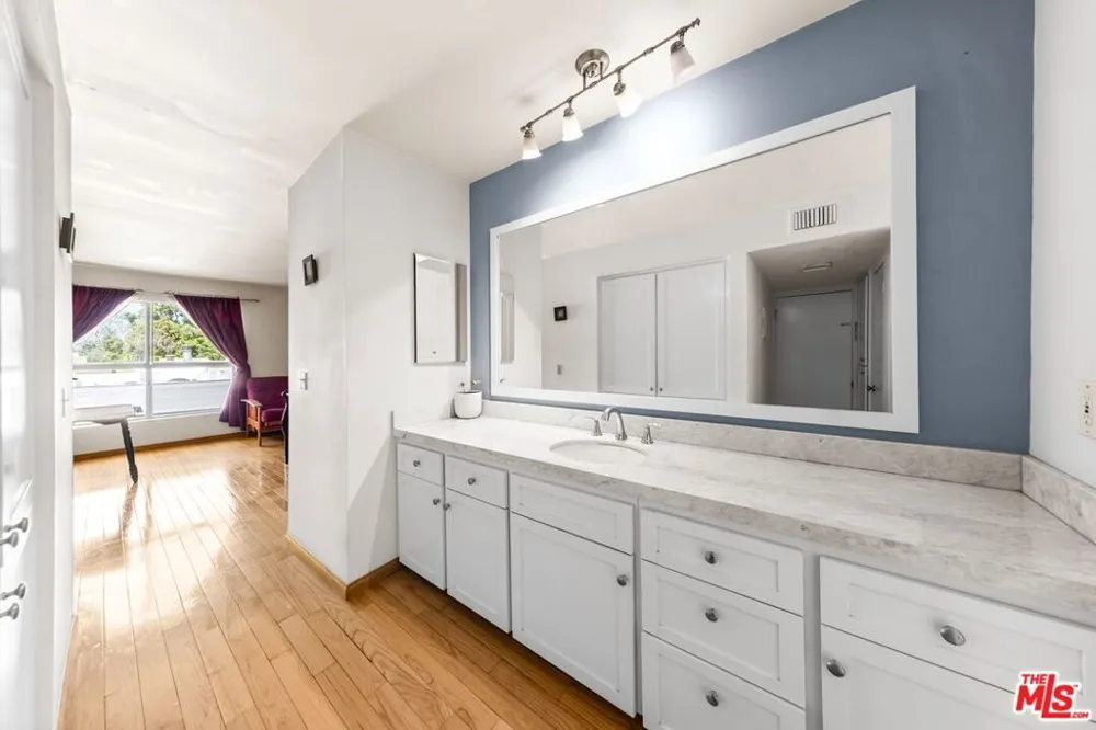 190 Arroyo Terrace #305 Pasadena, CA 91103