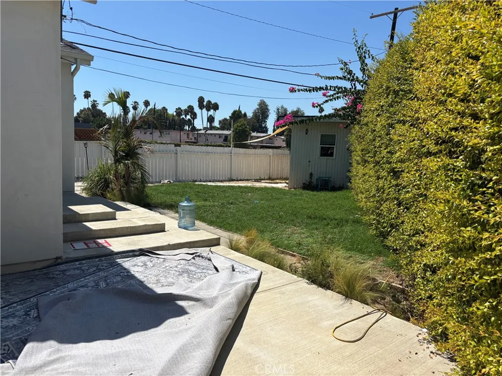 6529 Aura Avenue Reseda, CA 91335