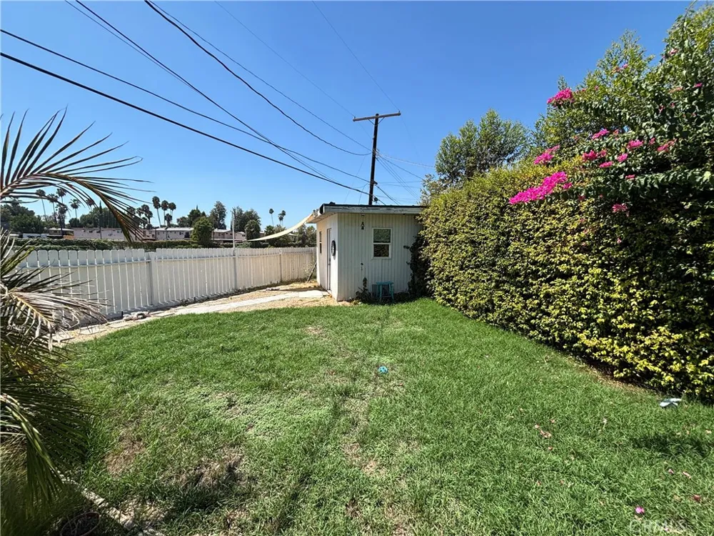 6529 Aura Avenue Reseda, CA 91335