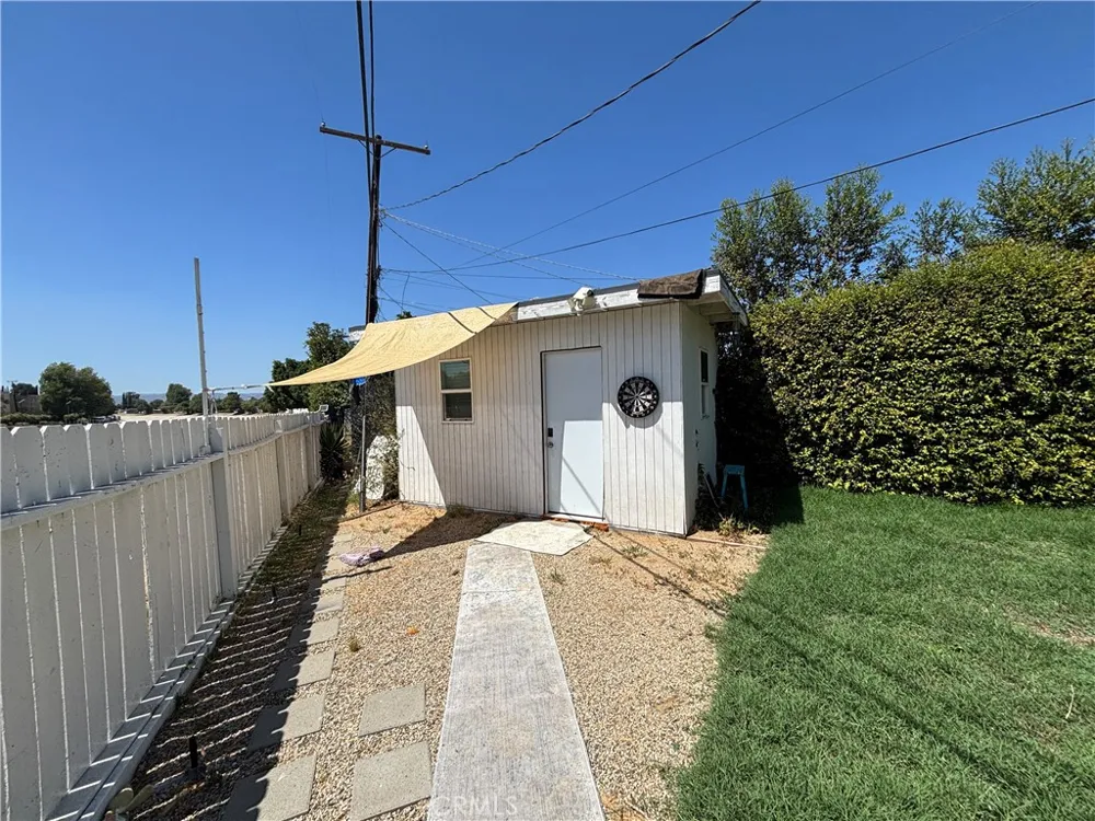 6529 Aura Avenue Reseda, CA 91335