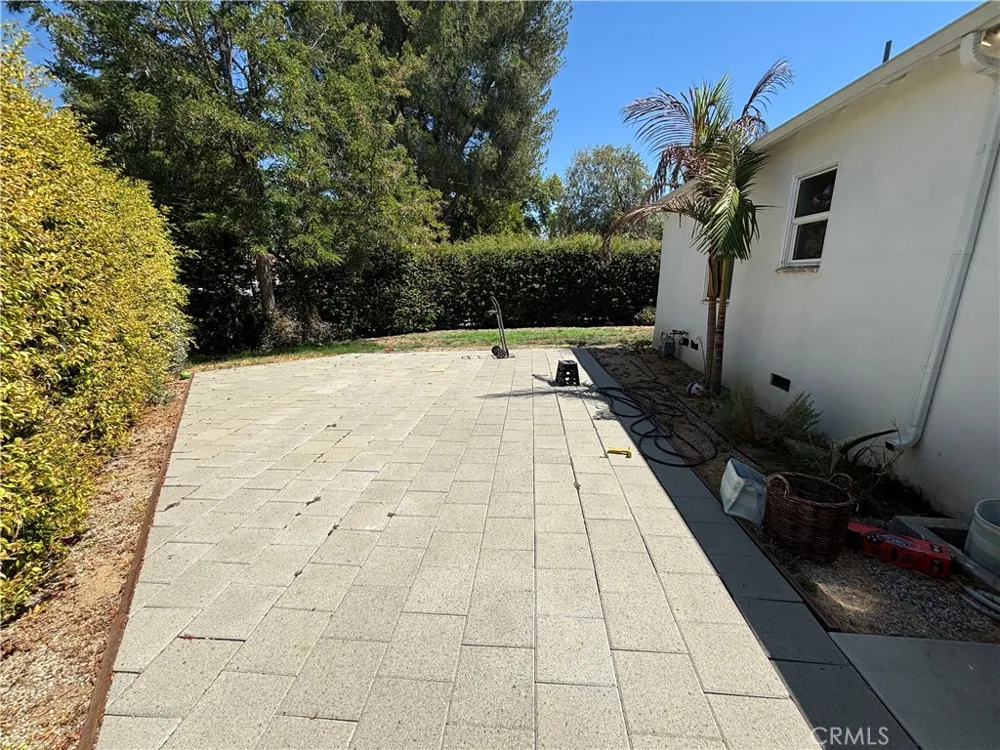 6529 Aura Avenue Reseda, CA 91335