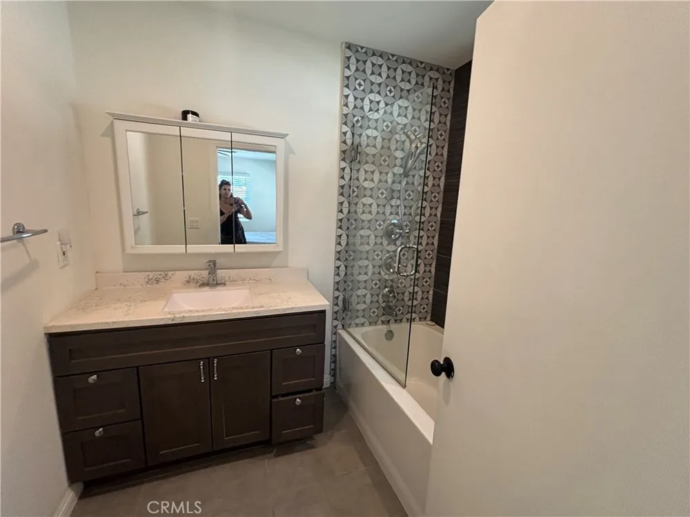 6529 Aura Avenue Reseda, CA 91335