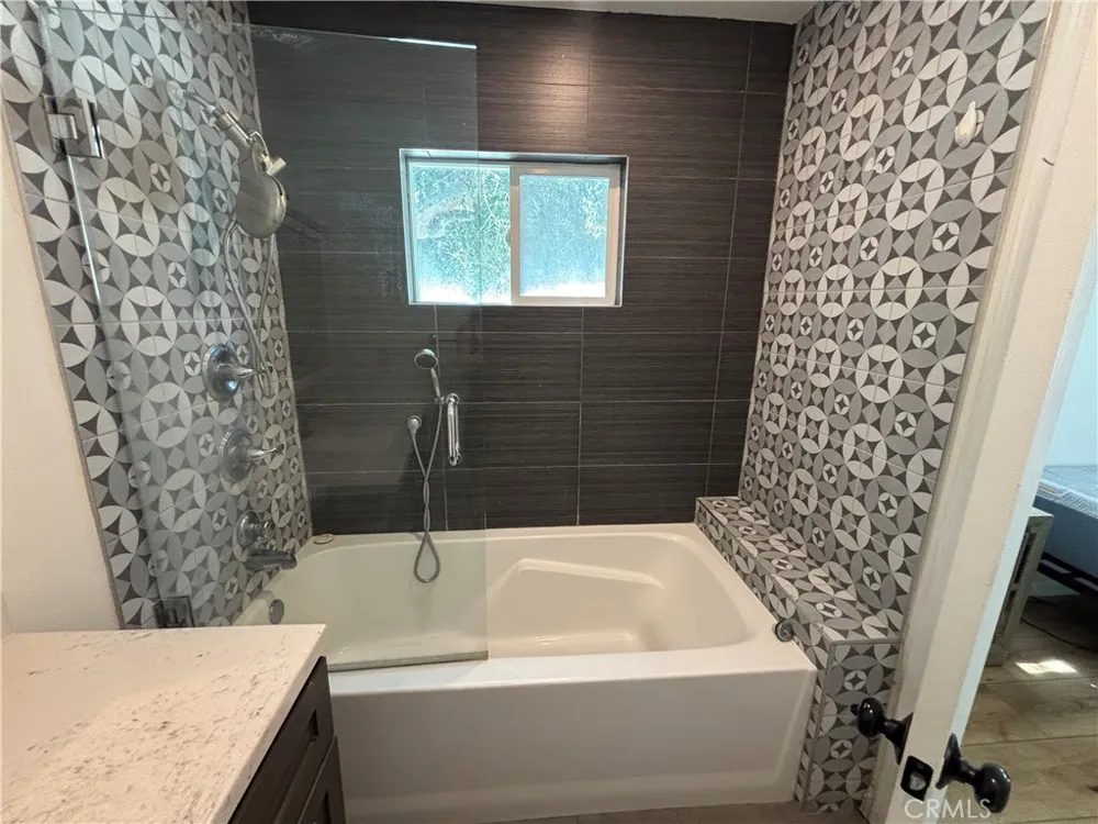 6529 Aura Avenue Reseda, CA 91335