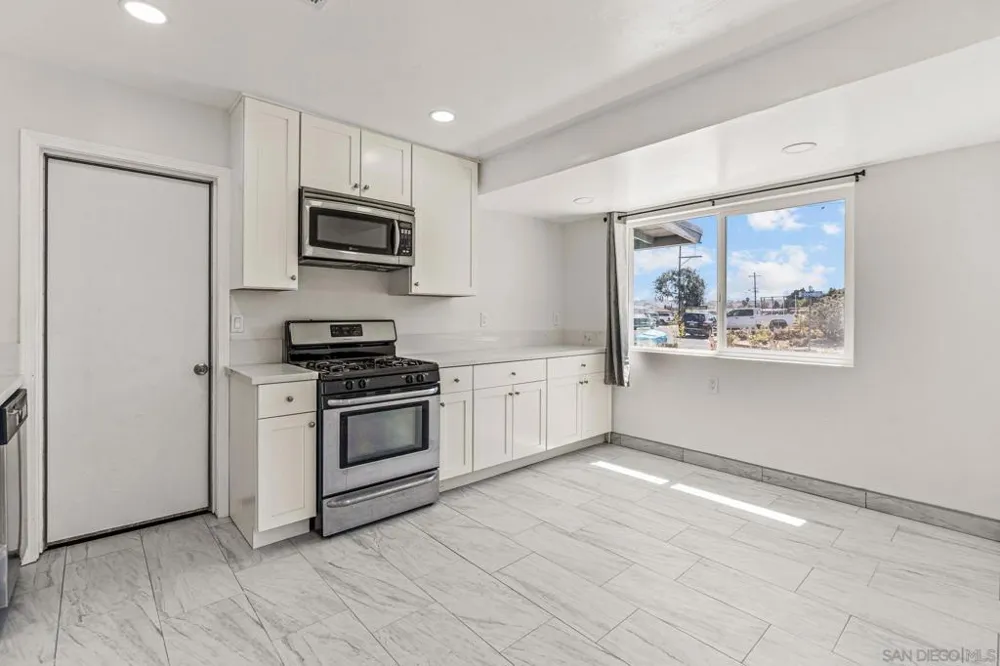 3728 ODOM San Diego, CA 92115