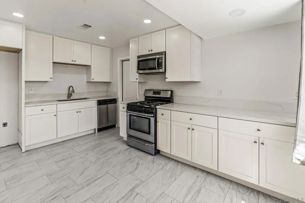 3728 ODOM San Diego, CA 92115