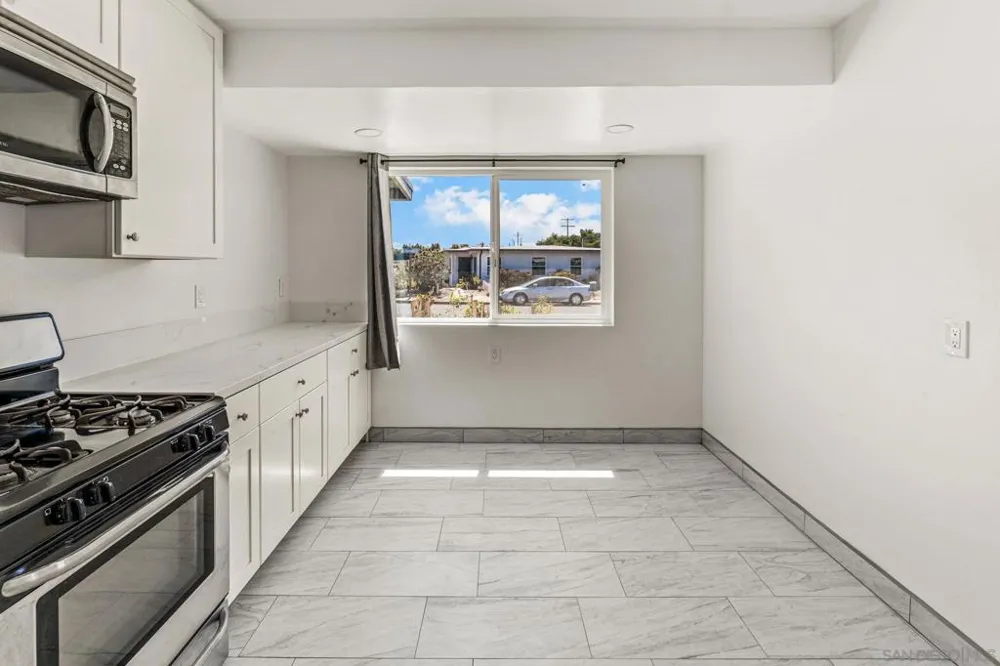 3728 ODOM San Diego, CA 92115