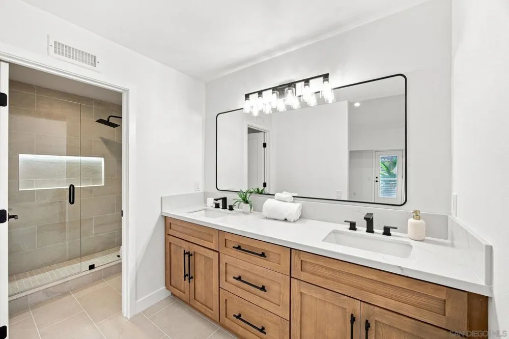16050 Big Springs San Diego, CA 92127