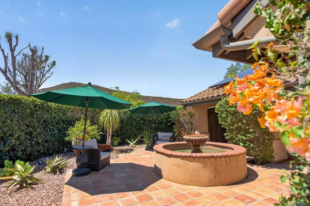 3220 Avenida Reposo Escondido, CA 92029