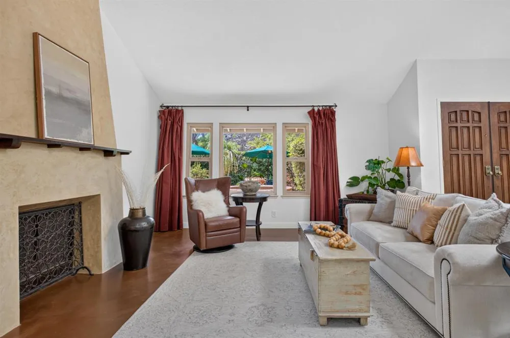 3220 Avenida Reposo Escondido, CA 92029