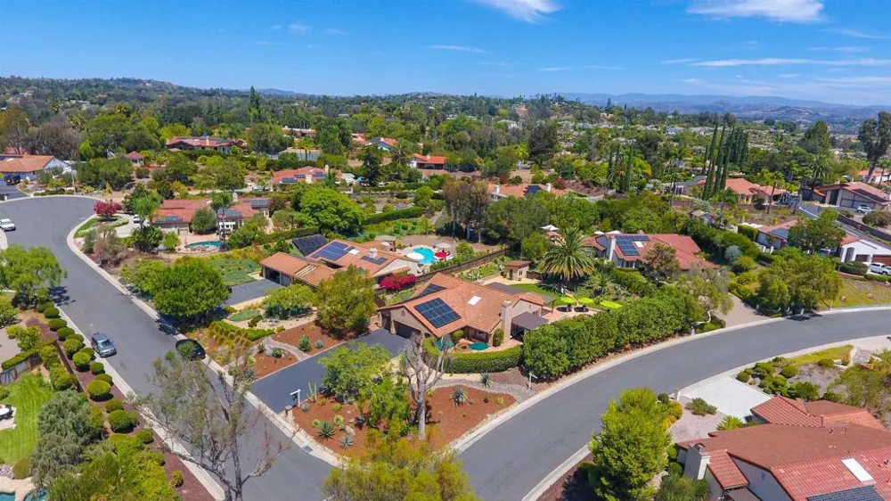 3220 Avenida Reposo Escondido, CA 92029