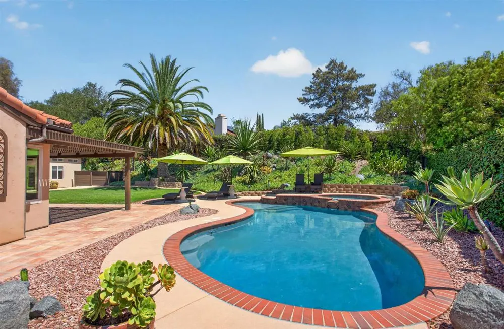 3220 Avenida Reposo Escondido, CA 92029
