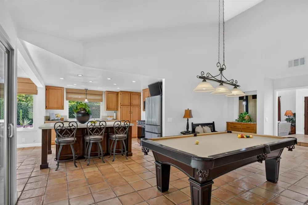 3220 Avenida Reposo Escondido, CA 92029