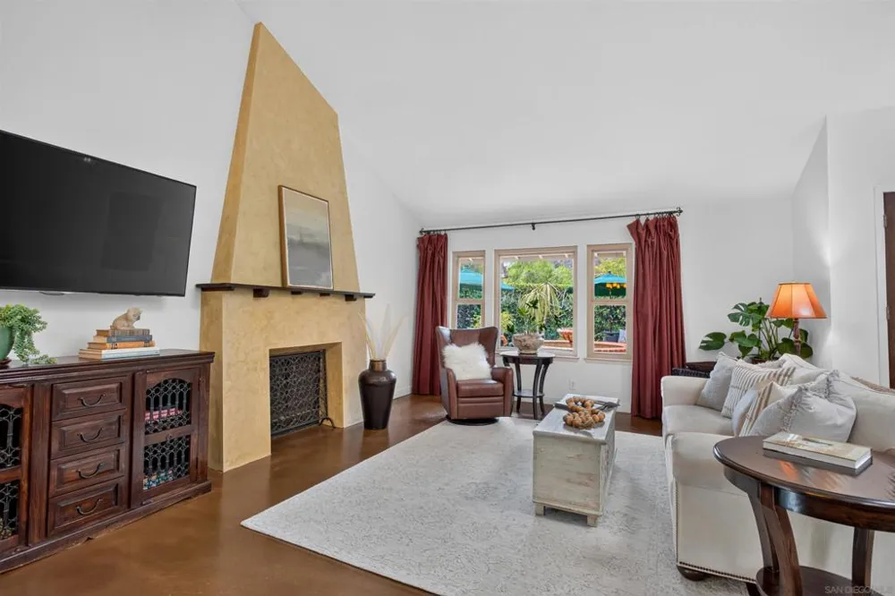 3220 Avenida Reposo Escondido, CA 92029