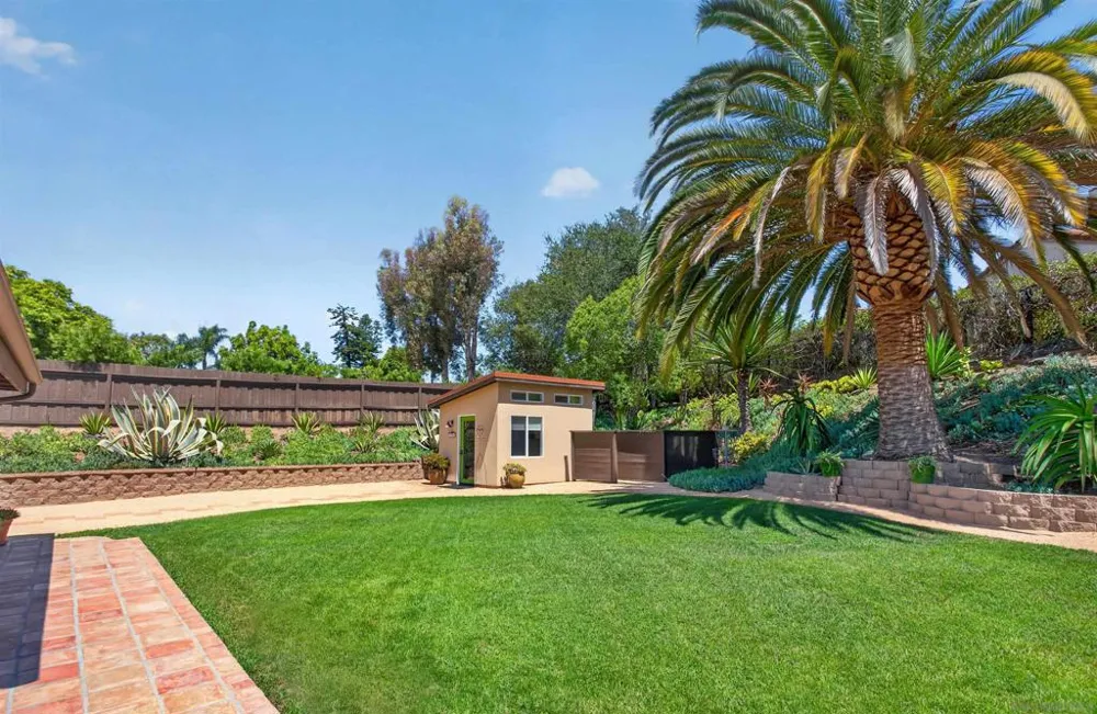 3220 Avenida Reposo Escondido, CA 92029