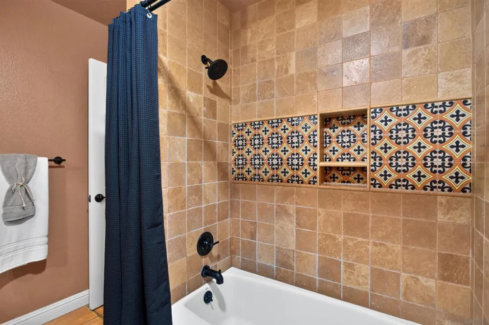 3220 Avenida Reposo Escondido, CA 92029