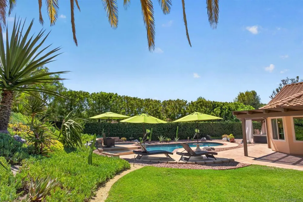 3220 Avenida Reposo Escondido, CA 92029
