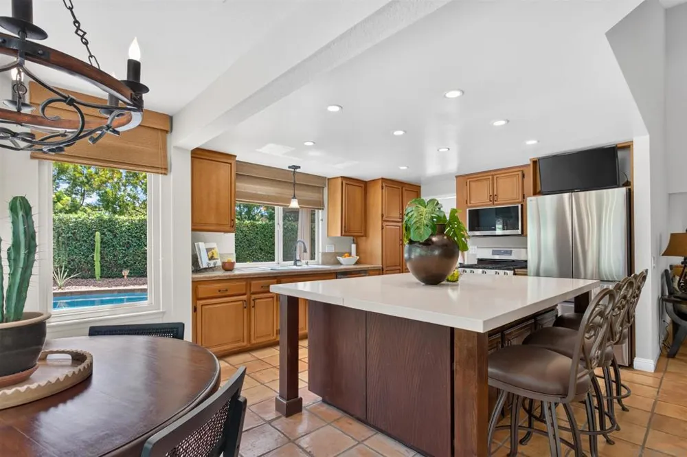 3220 Avenida Reposo Escondido, CA 92029