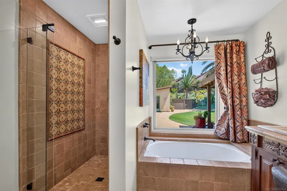 3220 Avenida Reposo Escondido, CA 92029