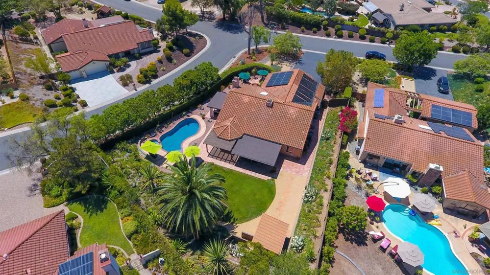 3220 Avenida Reposo Escondido, CA 92029