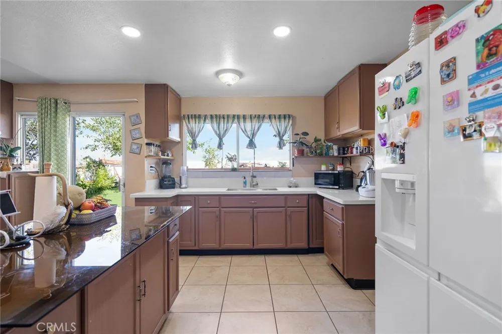 10654 Alton Place Adelanto, CA 92301