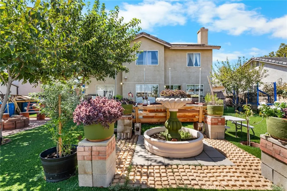 10654 Alton Place Adelanto, CA 92301
