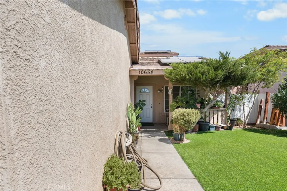 10654 Alton Place Adelanto, CA 92301