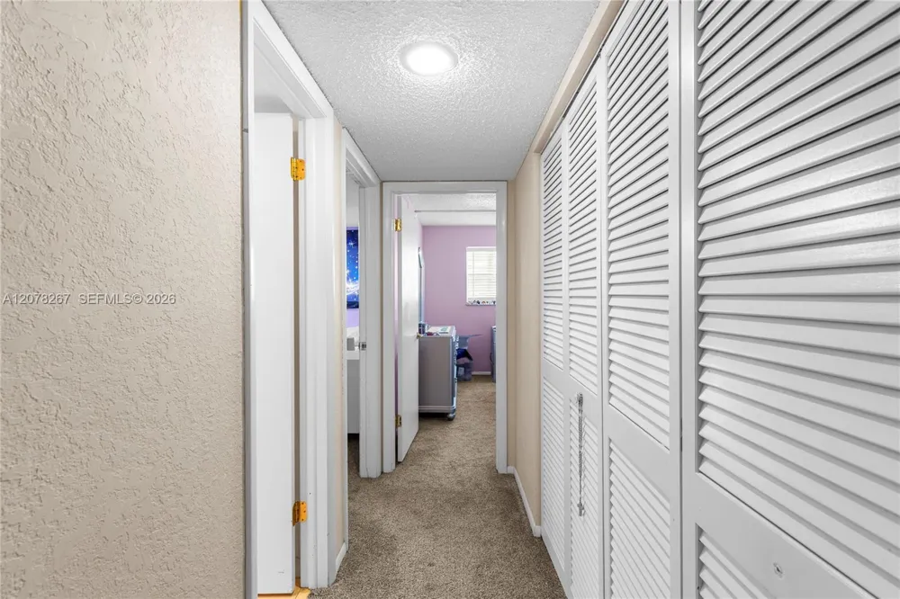 1231 W Fairway Rd Pembroke Pines, FL 33026