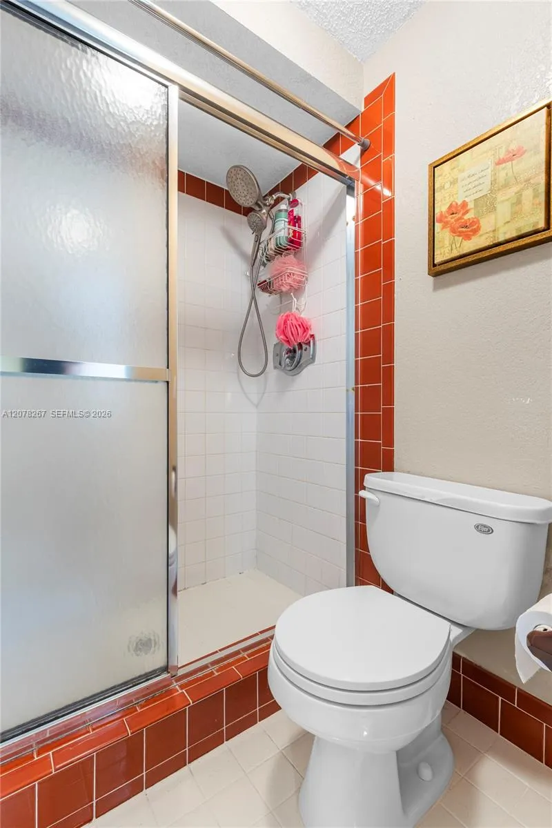 1231 W Fairway Rd Pembroke Pines, FL 33026