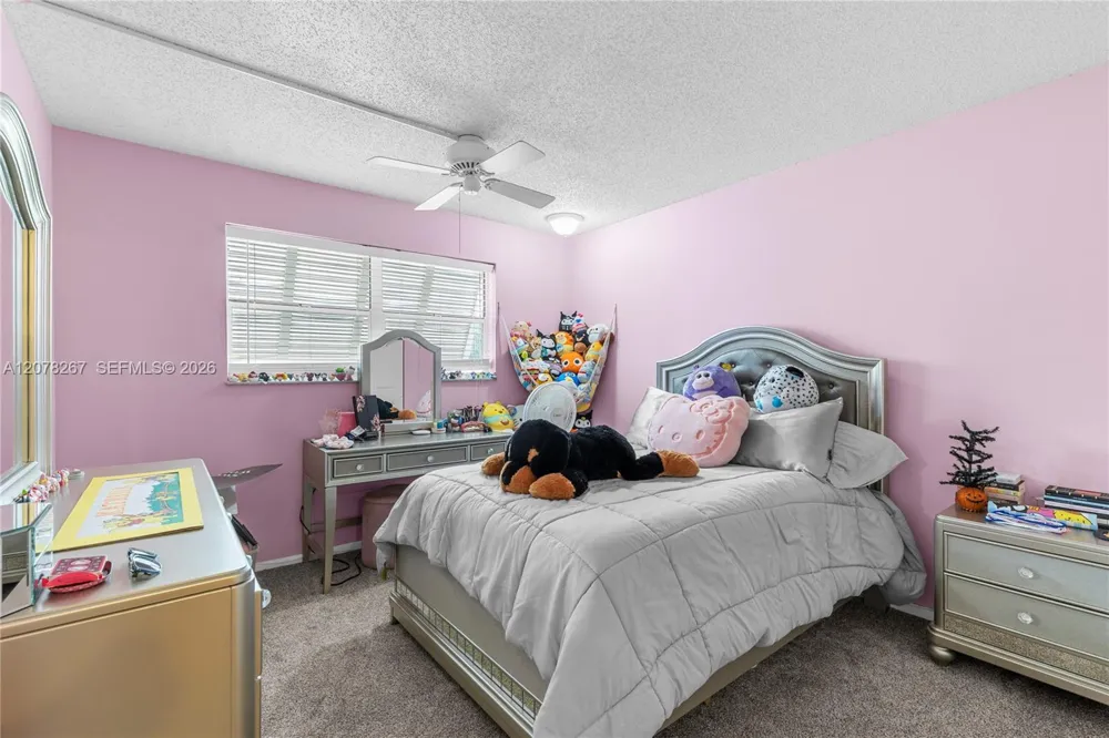 1231 W Fairway Rd Pembroke Pines, FL 33026