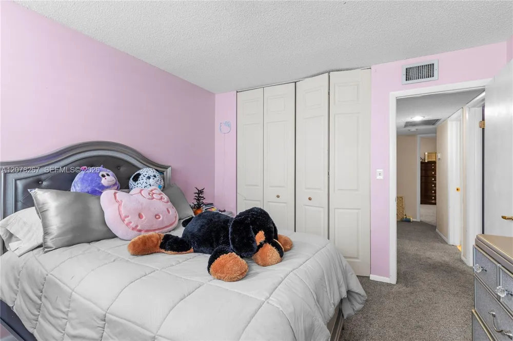 1231 W Fairway Rd Pembroke Pines, FL 33026