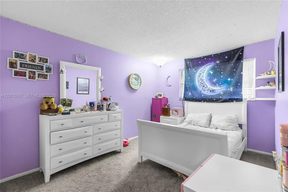 1231 W Fairway Rd Pembroke Pines, FL 33026