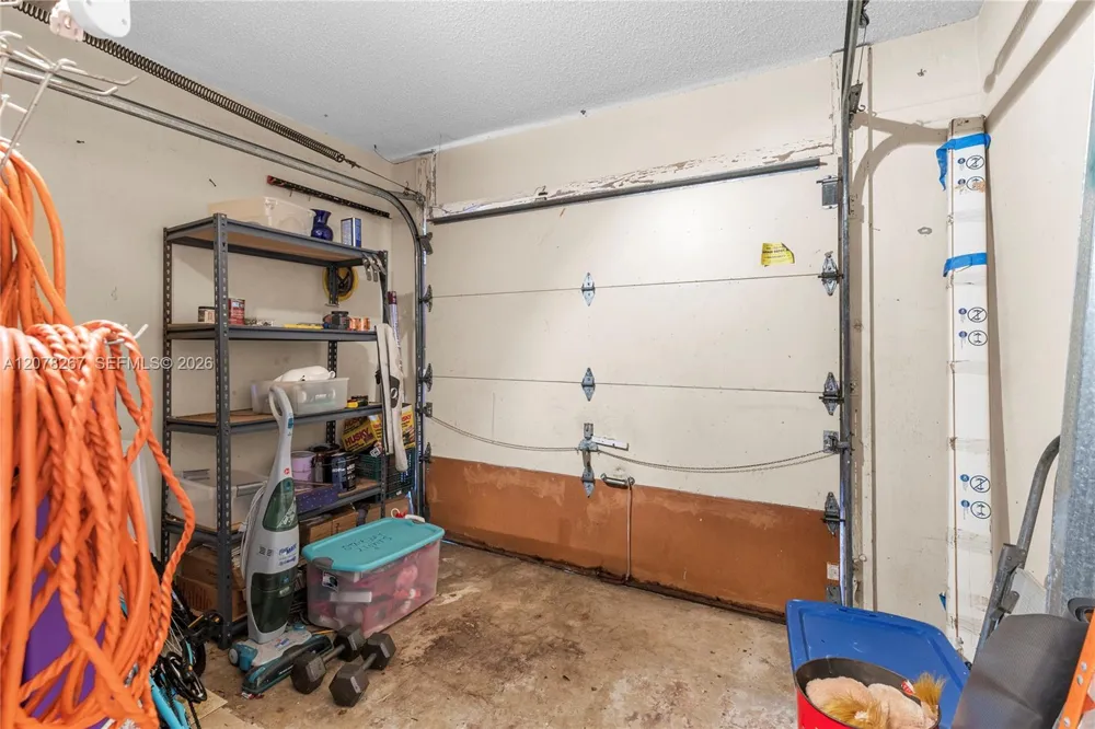 1231 W Fairway Rd Pembroke Pines, FL 33026