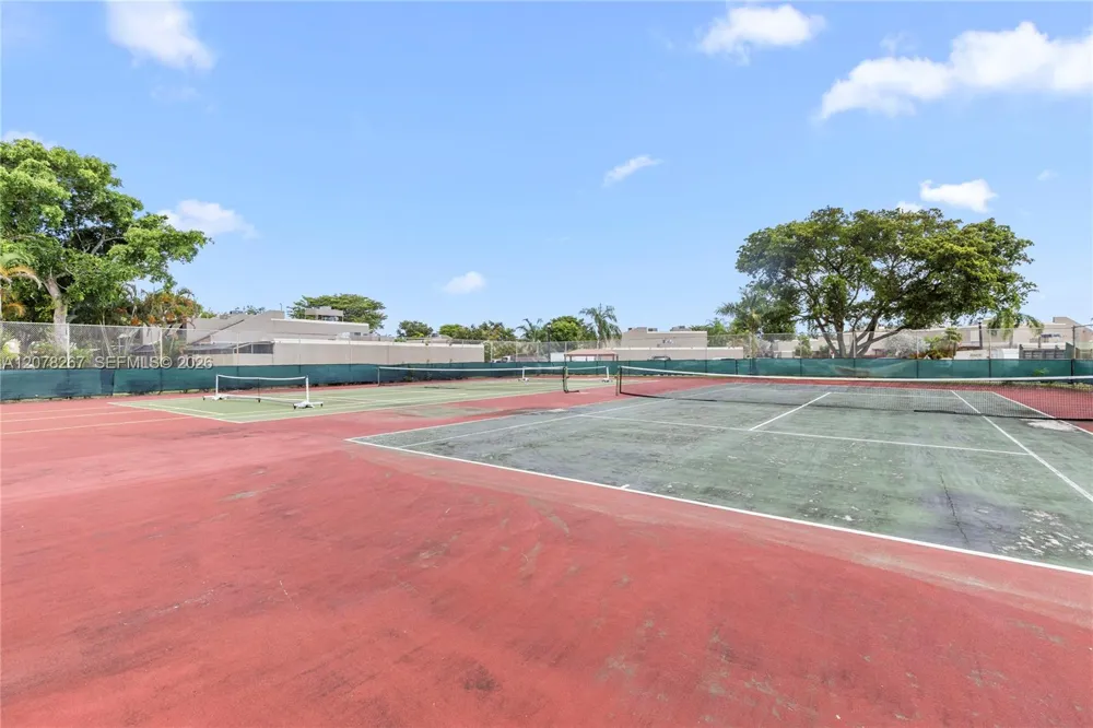 1231 W Fairway Rd Pembroke Pines, FL 33026