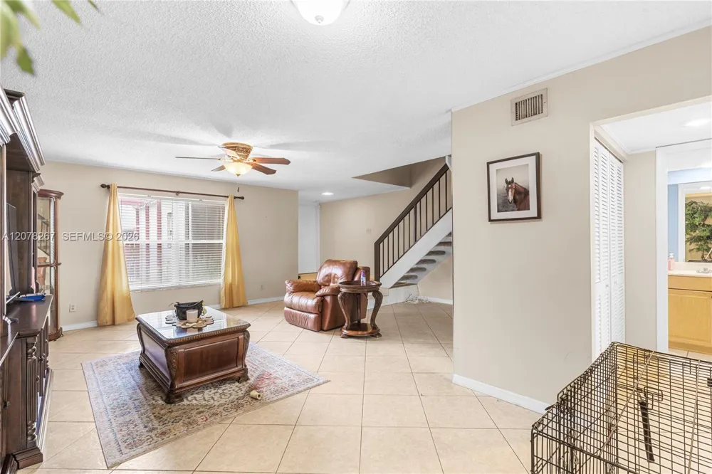 1231 W Fairway Rd Pembroke Pines, FL 33026